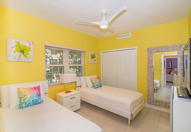 Residence in Seven Mile Beach - Regal Beach Club #624