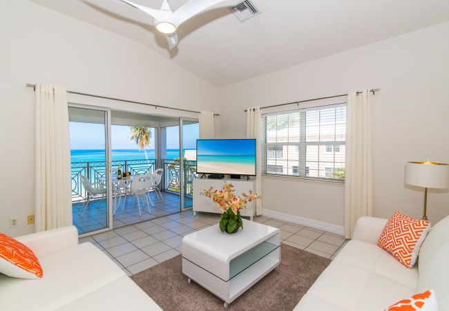 Residence in Seven Mile Beach - Regal Beach Club #133