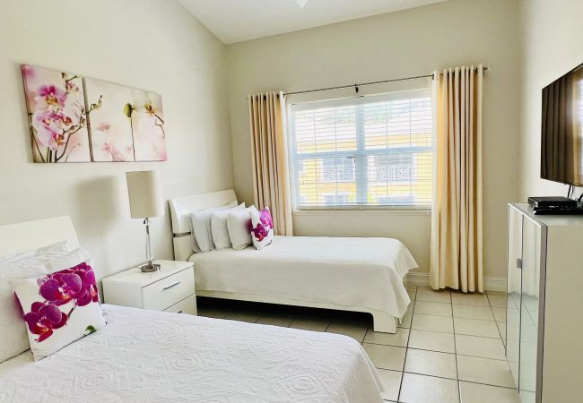 Residence in Seven Mile Beach - Regal Beach Club #134